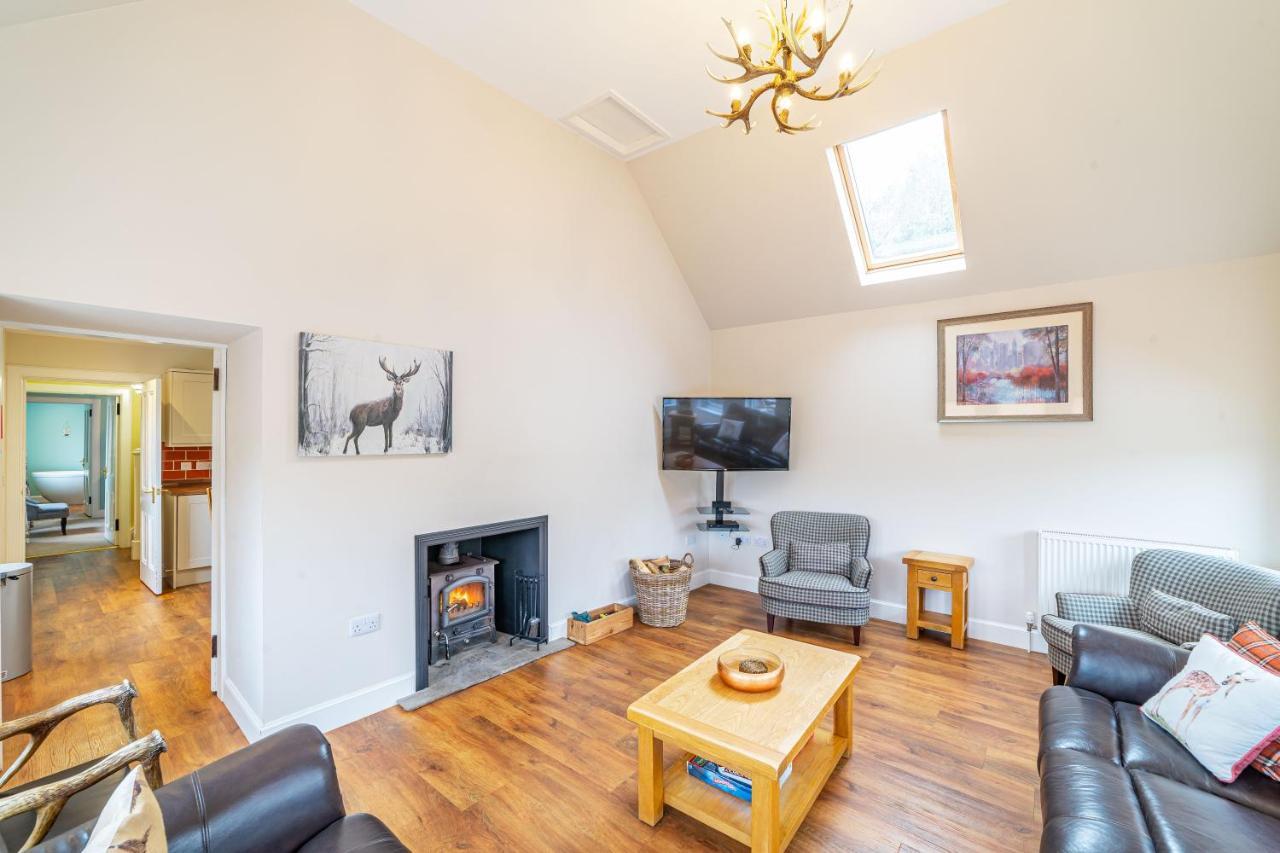 Stags View With Hot Tub Villa Blairgowrie and Rattray Exterior photo